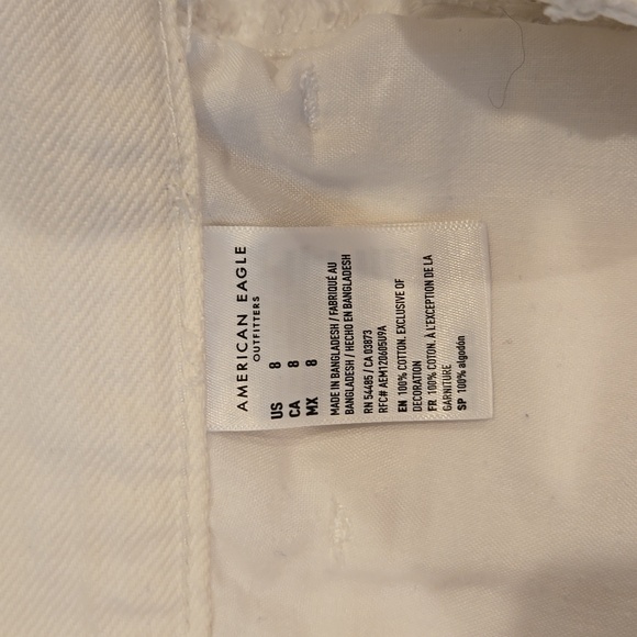 American Eagle White High Rise Denim Mom Short | Size 8 - Picture 8 of 8